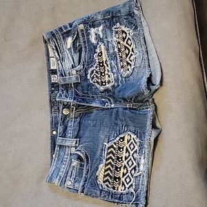 Miss Me jean shorts size 29